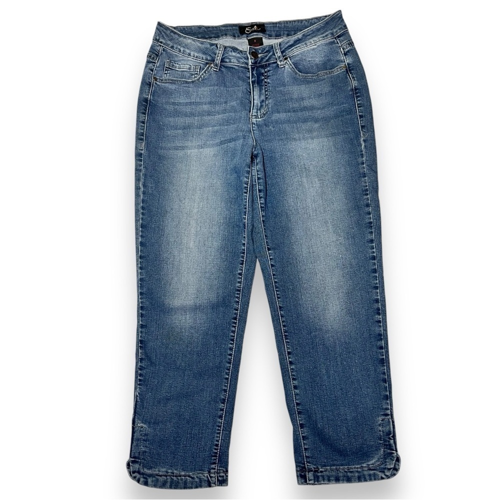 Earl Jeans Women’s Capris Medium Wash Size 8